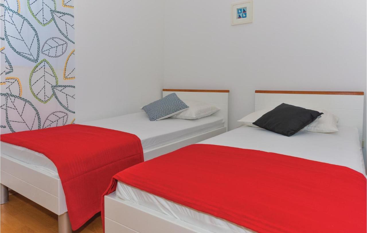 Gorgeous Apartment In Vodice With Kitchen Eksteriør billede